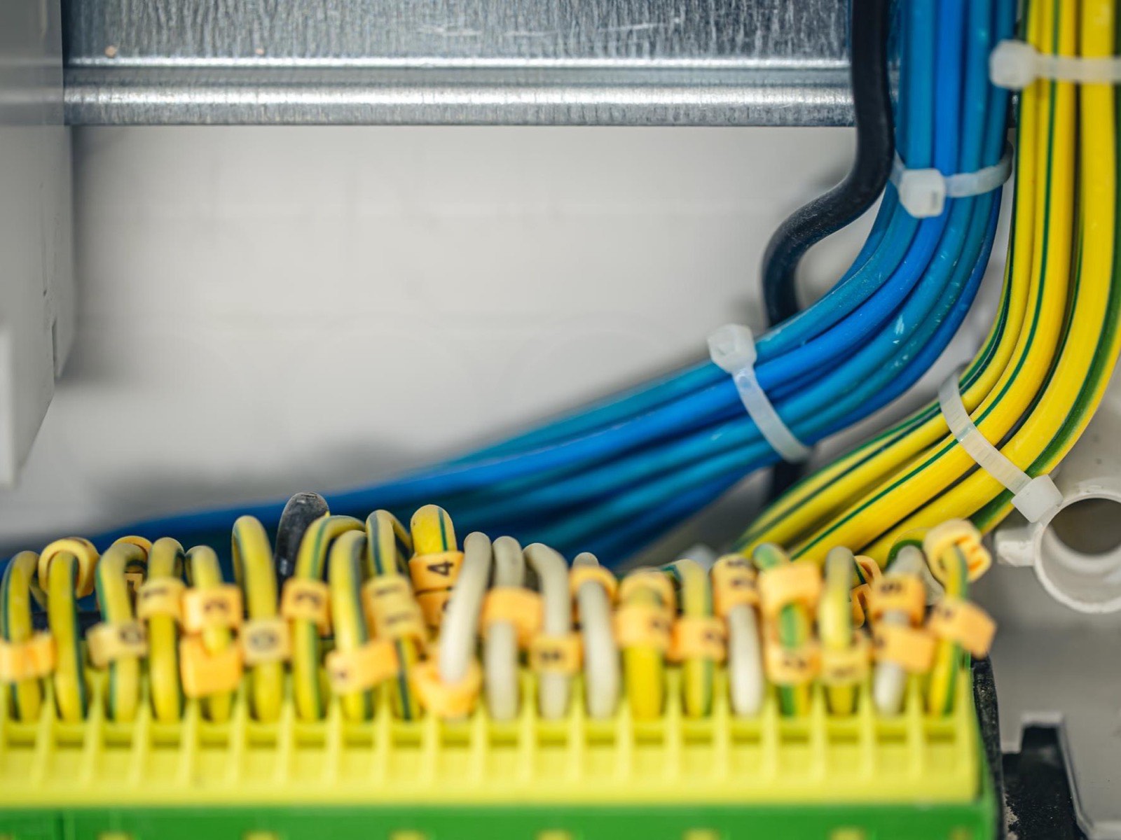 Residential electrician in Los Angeles by A+ Electric & Plumbing, a licensed electrician.